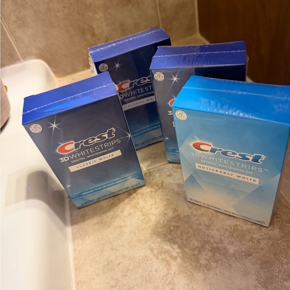 Crest 3D Whitestrips Classic and Noticeably White Kit 4 boxes unopened brand new - Picture 2 of 2